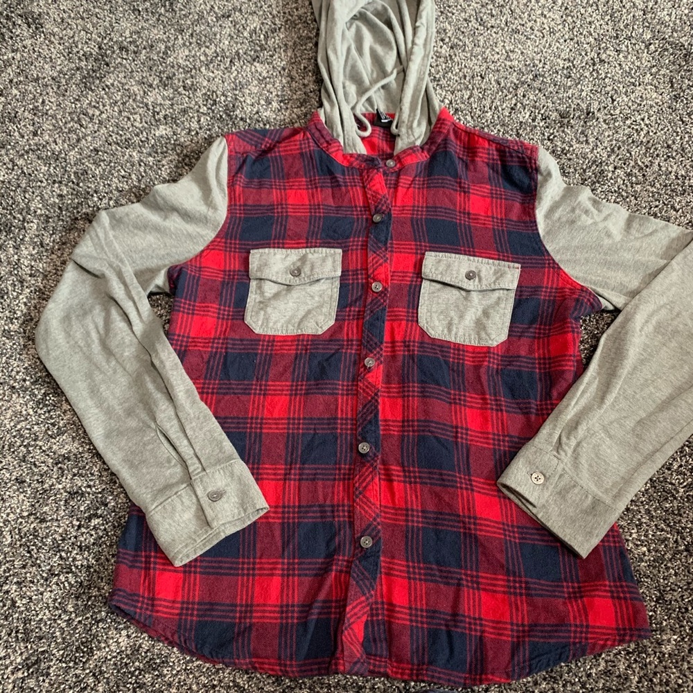 Woman’s Zumiez flannel button up with hoodie